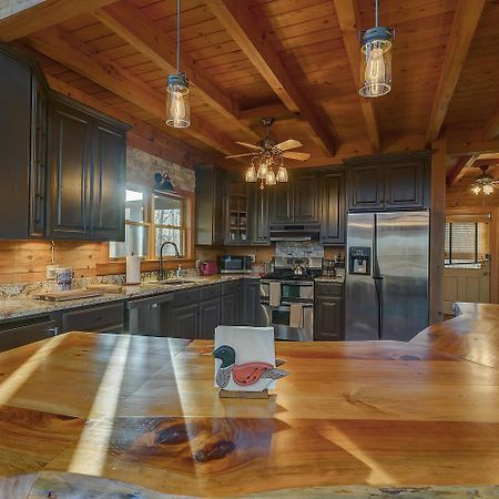 Blue Ridge Bliss- Spacious Cabin, Pets, Hot Tub! Exteriör bild