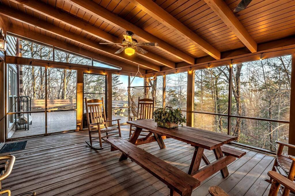 Blue Ridge Bliss- Spacious Cabin, Pets, Hot Tub! Exteriör bild