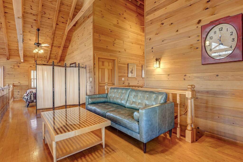 Blue Ridge Bliss- Spacious Cabin, Pets, Hot Tub! Exteriör bild