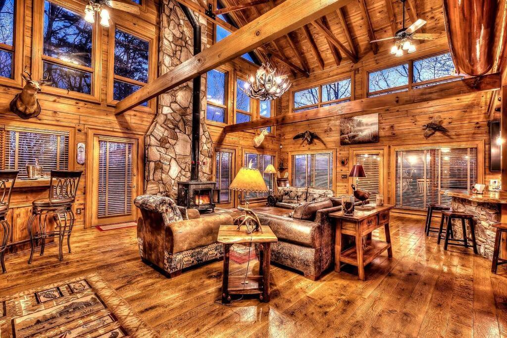 Blue Ridge Bliss- Spacious Cabin, Pets, Hot Tub! Exteriör bild