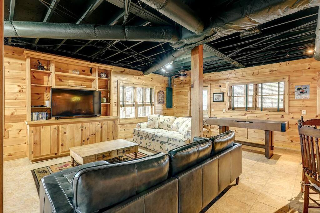 Blue Ridge Bliss- Spacious Cabin, Pets, Hot Tub! Exteriör bild