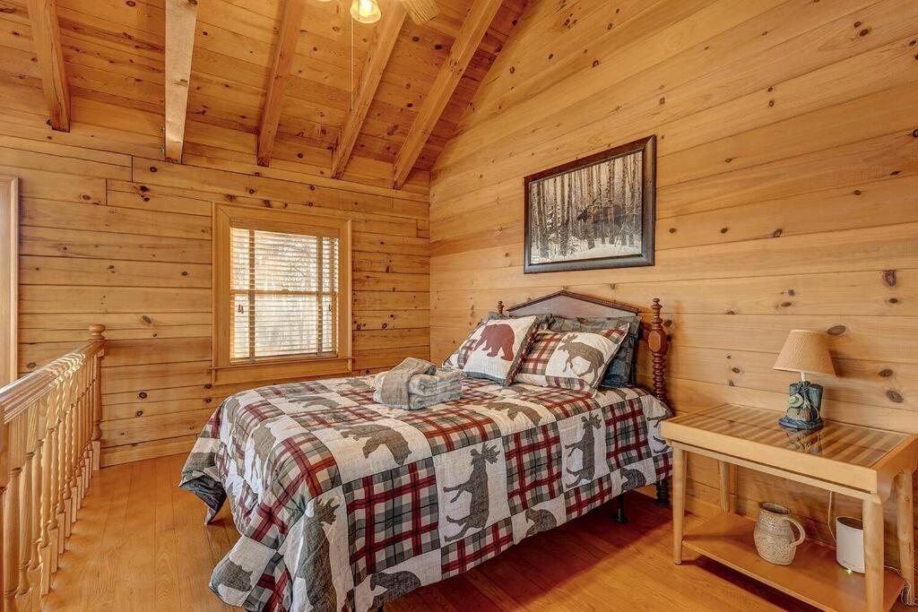 Blue Ridge Bliss- Spacious Cabin, Pets, Hot Tub! Exteriör bild