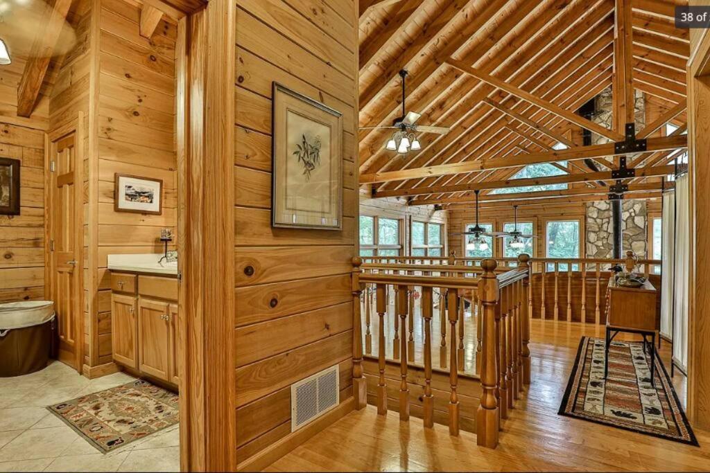 Blue Ridge Bliss- Spacious Cabin, Pets, Hot Tub! Exteriör bild