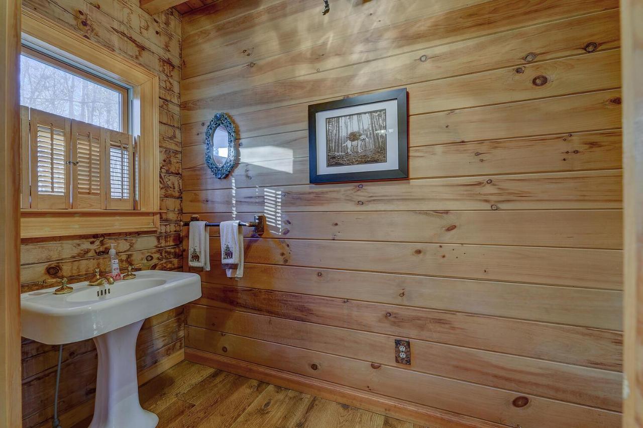 Blue Ridge Bliss- Spacious Cabin, Pets, Hot Tub! Exteriör bild