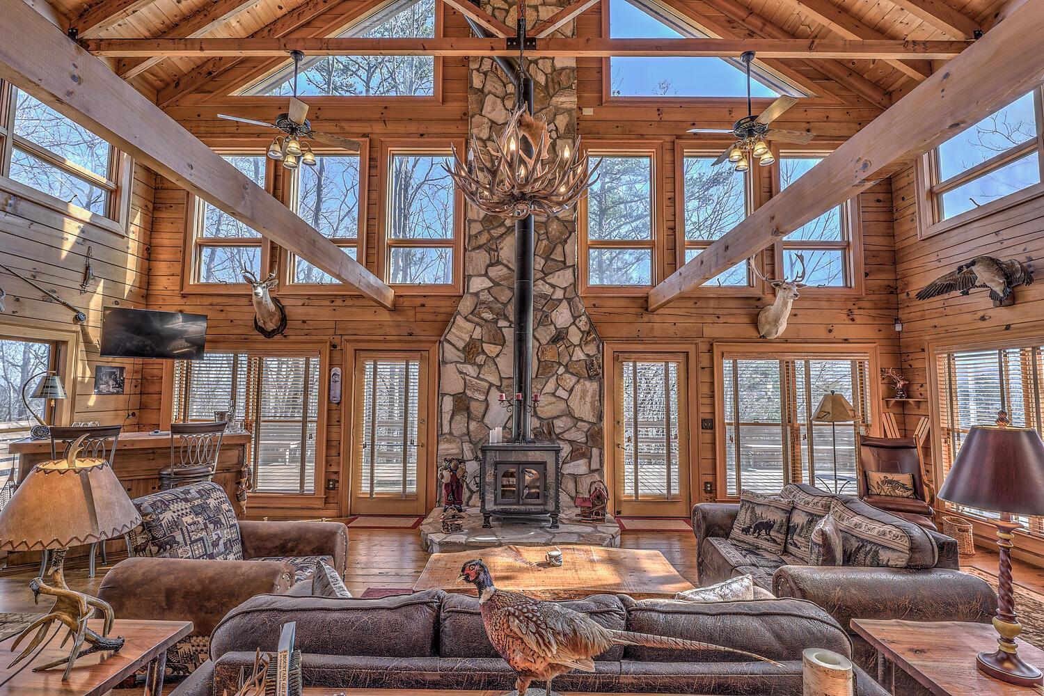 Blue Ridge Bliss- Spacious Cabin, Pets, Hot Tub! Exteriör bild