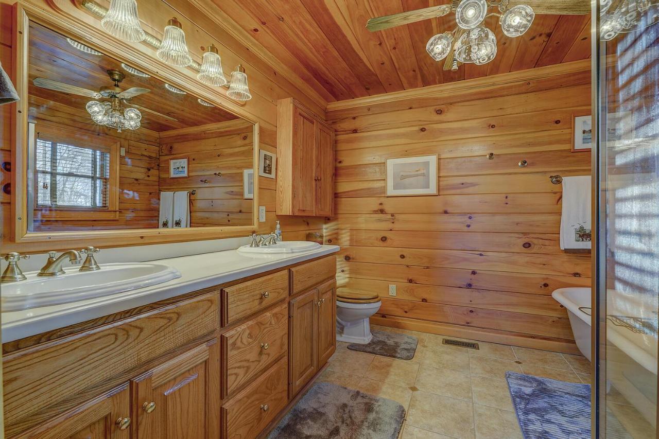 Blue Ridge Bliss- Spacious Cabin, Pets, Hot Tub! Exteriör bild