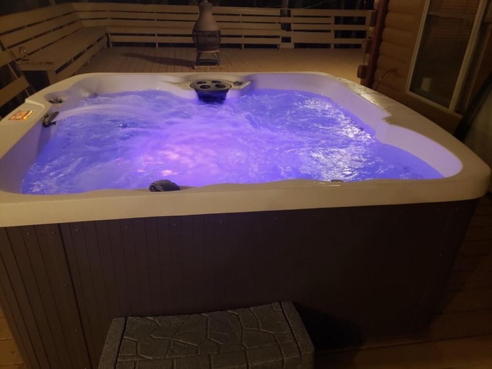 Blue Ridge Bliss- Spacious Cabin, Pets, Hot Tub! Exteriör bild